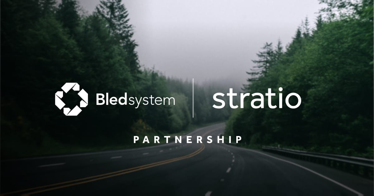 A template announcing Stratio's partnership with Bledsystem